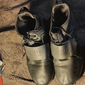 Puma Fenti Black Sneakers with Modern Design